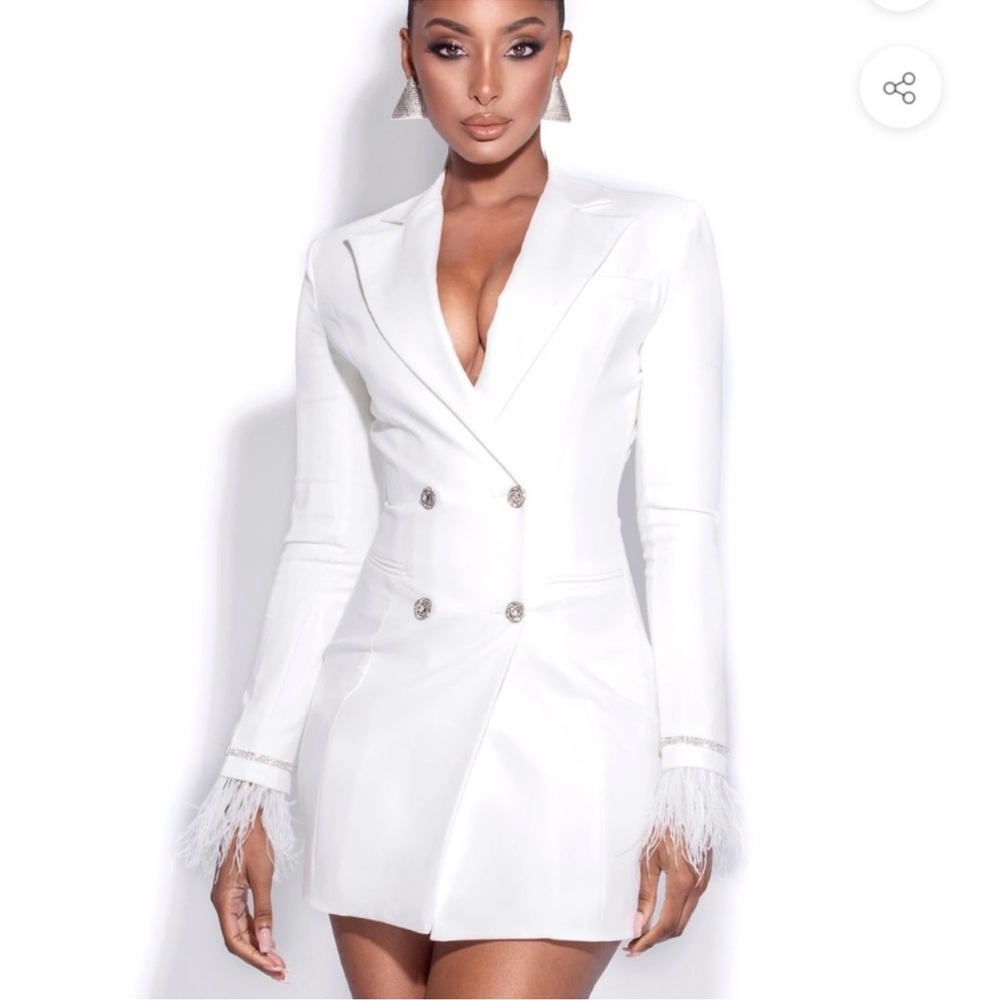 Miss Circle quilla white feather crystal sleeve backless blazer dress Sz S